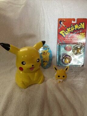 Hasbro Yellow Pikachu & Jolteon Figure Set